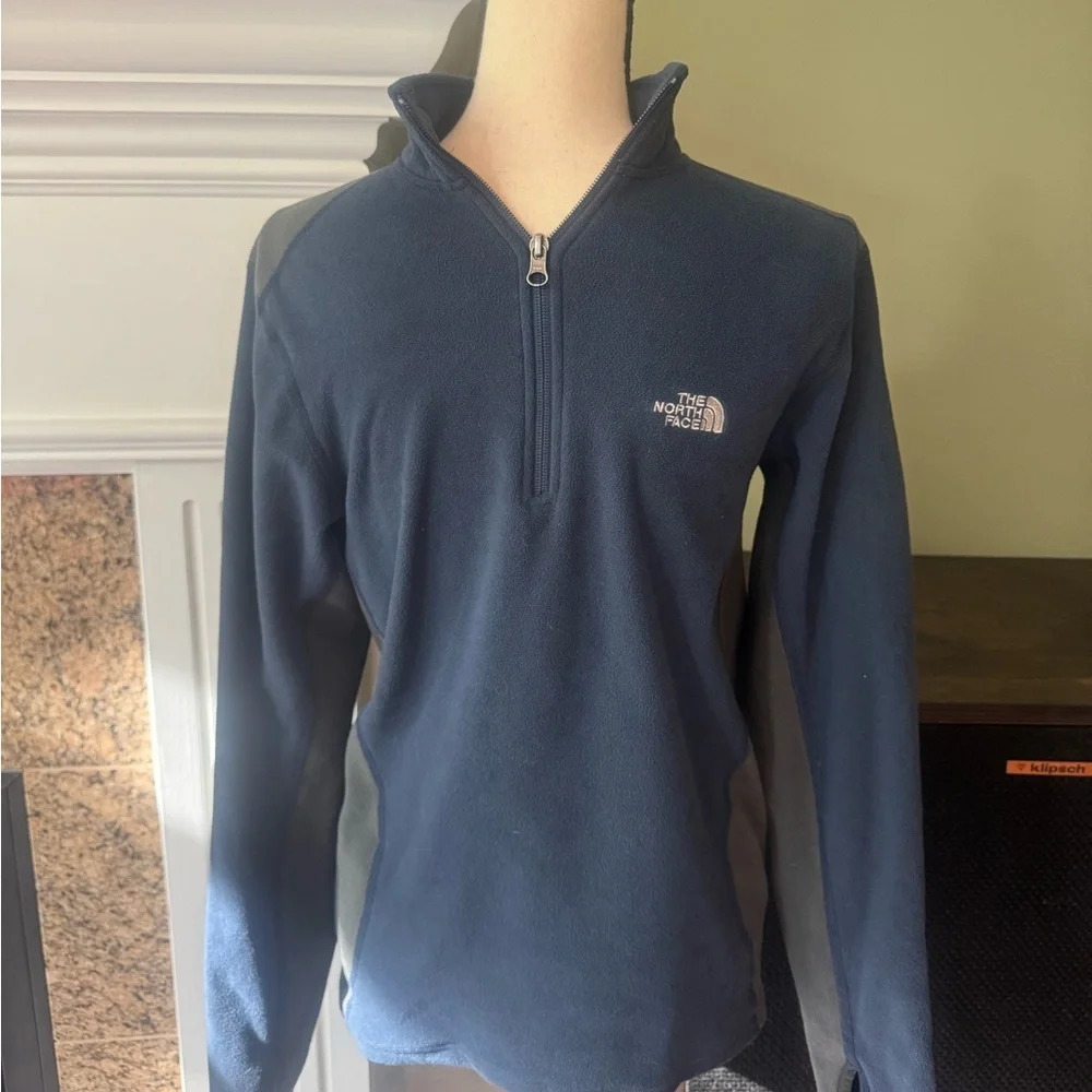 The North Face Dark Blue and Gray Pullover - Picture 1 of 8